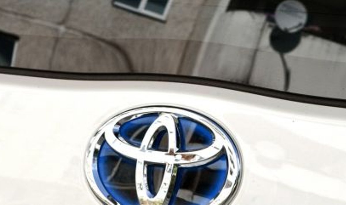 Toyotat peedistatakse pedaaliprobleemi tõttu jätkuvalt