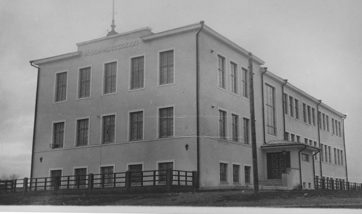 RIIK TOETAS: Rakvere saksa eragümnaasium sai 1931. aastal uue kauni maja.