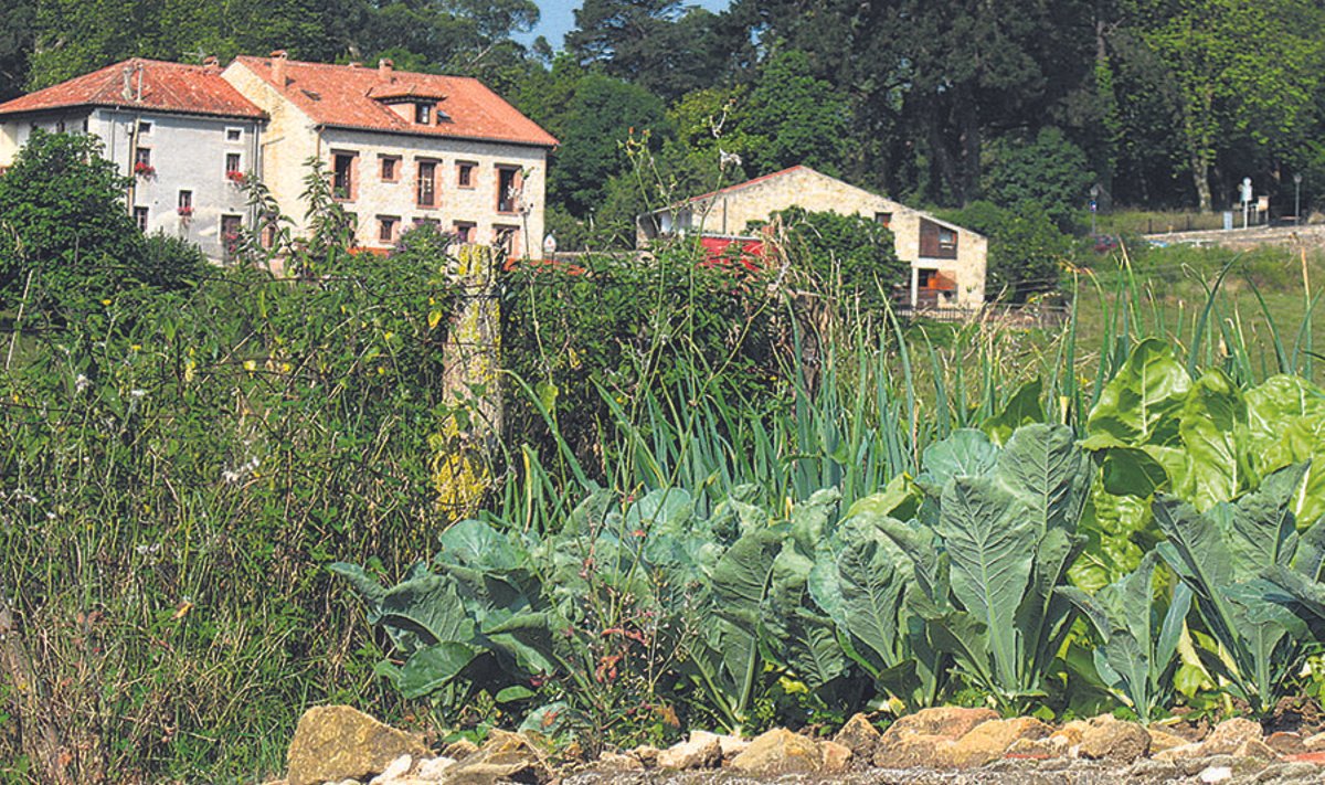 Maaliline nurgake  Santillana del Mari väikelinnas.