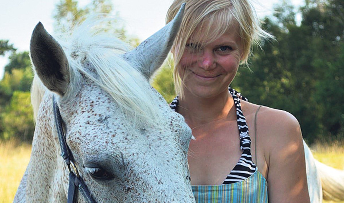 Saate “Eesti loomahullud“ idee autor ja toimetaja Heidi Hanso  on ise ka väga suur loomasõber.