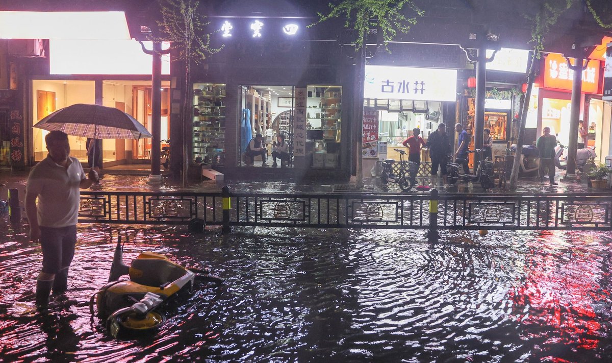 Üleujutatud tänav Nanchangis.