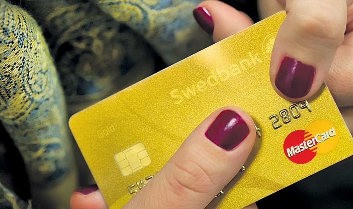Häired jätsid Swedbanki pangakaartide omanikud kassas maksevõimaluseta. 