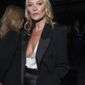 FOTO | Lihtsuse võlu! Supermodell Kate Moss tõestas, et see klassikaline rõivaese peaks leiduma iga naise garderoobis