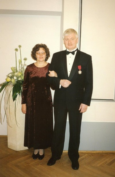 Jaanus sai 2001. aastal Valgetähe ordeni. Pildil koos Taimiga