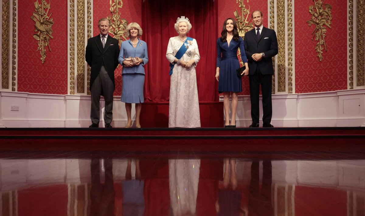 Kuningliku perekonna vahakujud Madame Tussaud' muuseumis.
