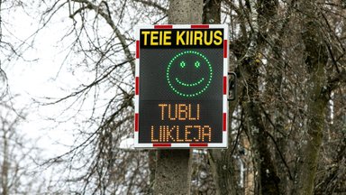 В Таллинне установят еще восемь табло контроля скорости