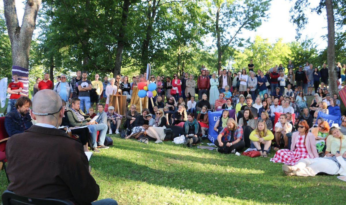 Loov Eesti arutleb loovuse rolli üle maaelu jätkumises Arvamusfestivali maaelu laval Paide Vallimäel 