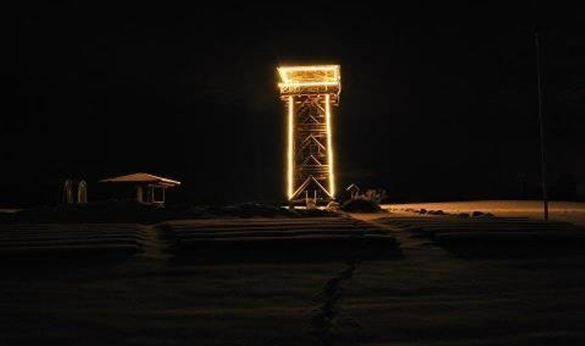 Meremäe torn jõulutuledes. Foto: L.Tamm