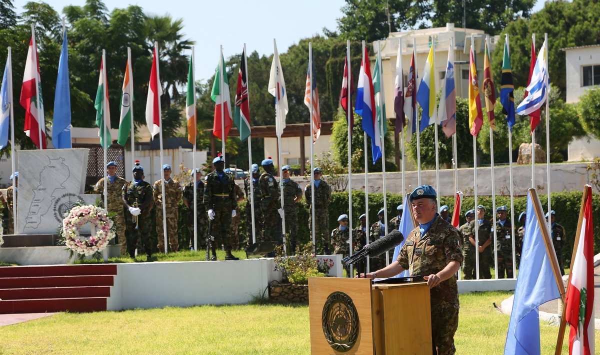 Kindralmajor Stefano Del Sol rahvusvahelise rahu päeva tähistamise rivistusel