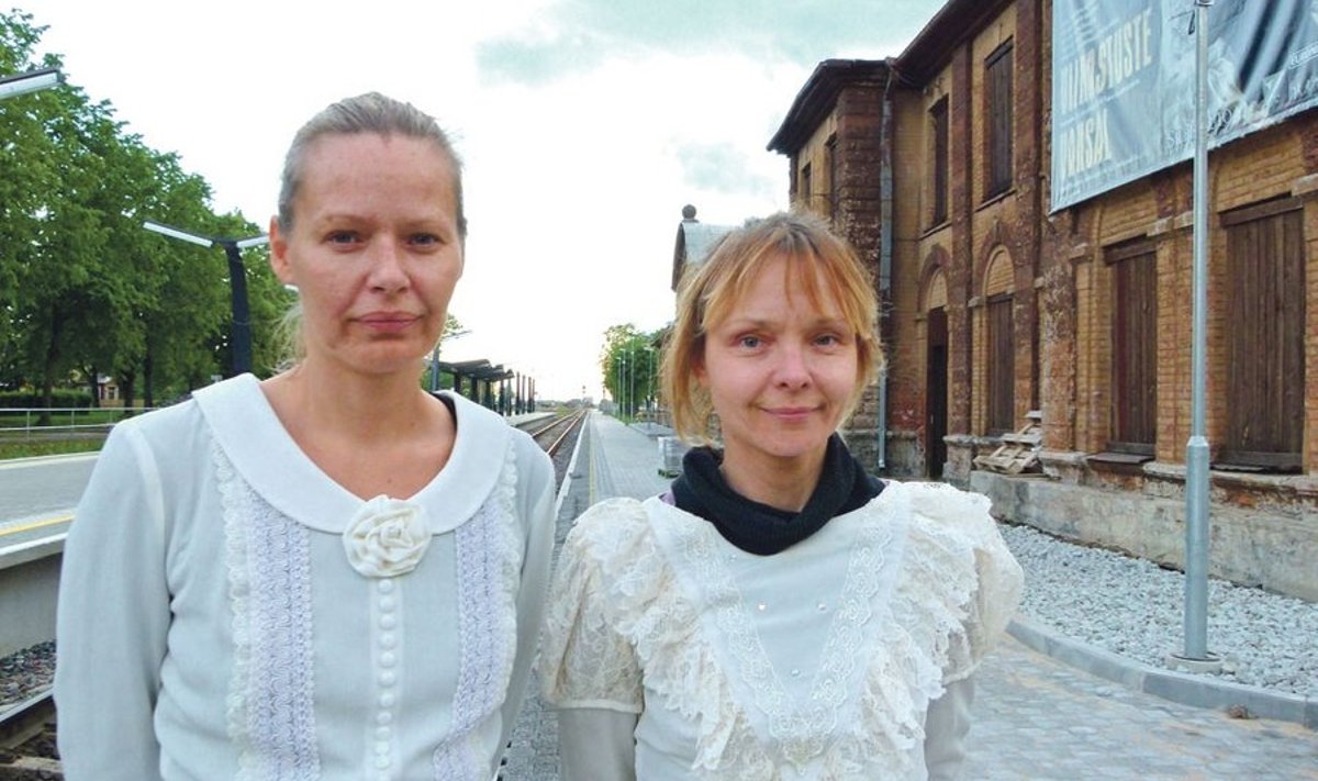 Tapa jaama selle suve valged daamid Natalia ja Priscila – vabanäitlejad Helena Merzin ja Elina Reinold.