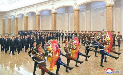 Põhja-Korea pealinnas Pyongyangis toimusid riigi rajaja Kim Il-sungi sünniaastapäevapidustused sel korral ilma Kim Jong-unita.