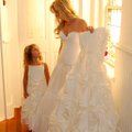Armas GALERII: Ema paneb tütrele tema igal sünnipäeval pulmakleidi selga