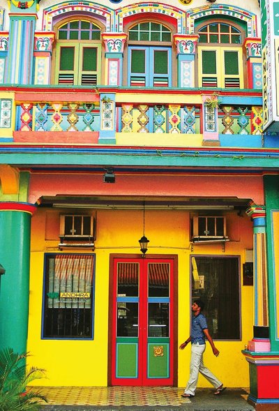 Chinatowni ja Arrabia linnaosa kõrval on värvikaimaks Little India.