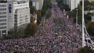 В Варшаве на митинг оппозиции вышли сотни тысяч человек