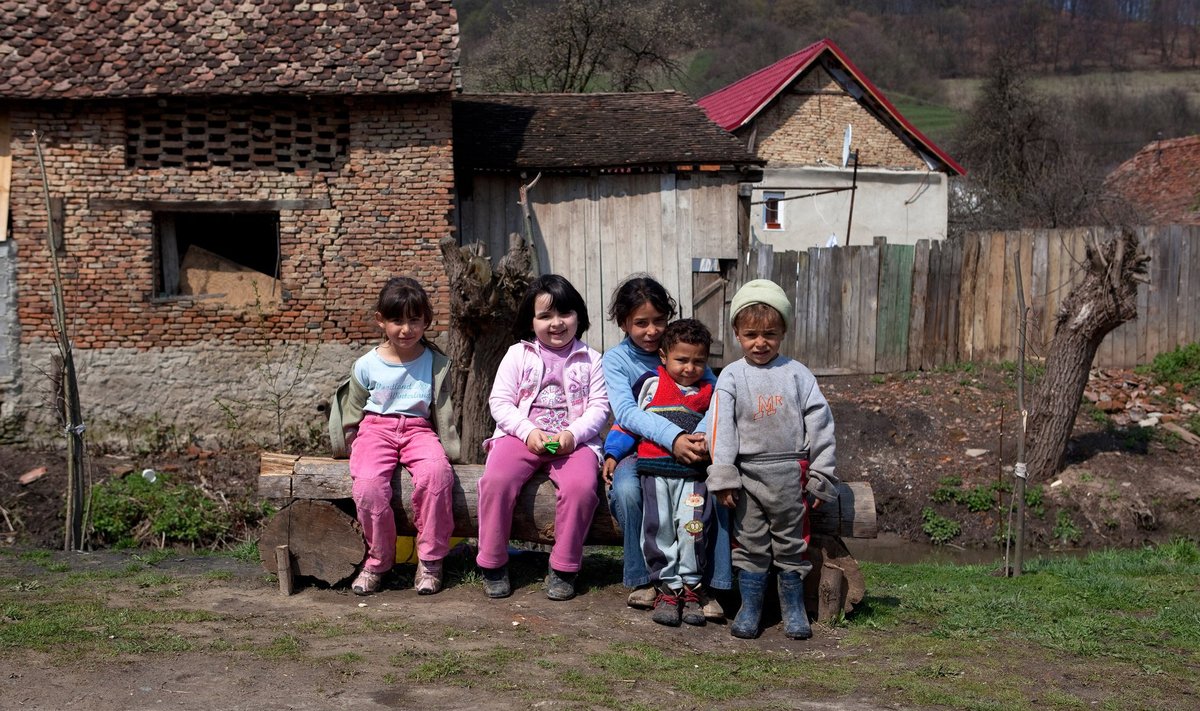 Paljudes Kesk-Euroopa riikides elab roma vähemus. Pildil Moldova roma lapsed