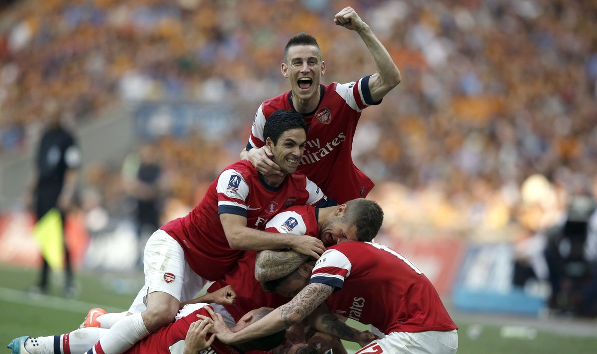 Arsenal tähistamas Ramsey väravat.
