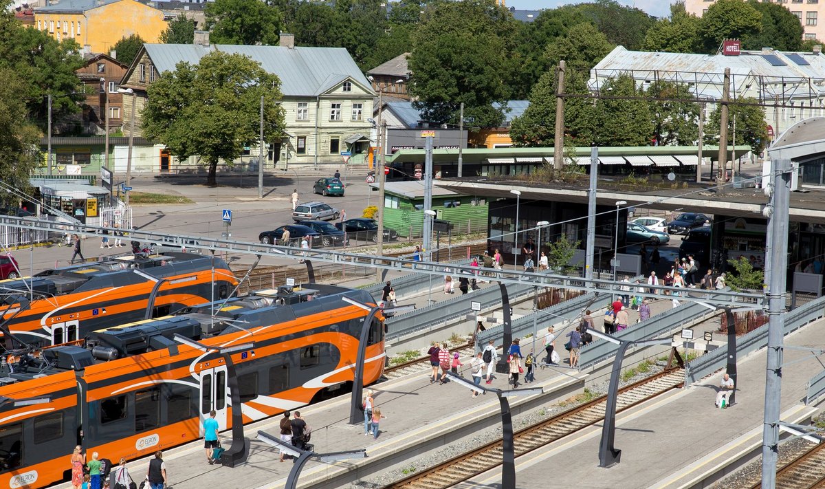 Rongiliikluse prioriteet on kiireneda, mitte täita Tallinna-Tartu suunal rööpaid uute rongidega, et reisijad sõidu ajal püsti ei peaks seisma.