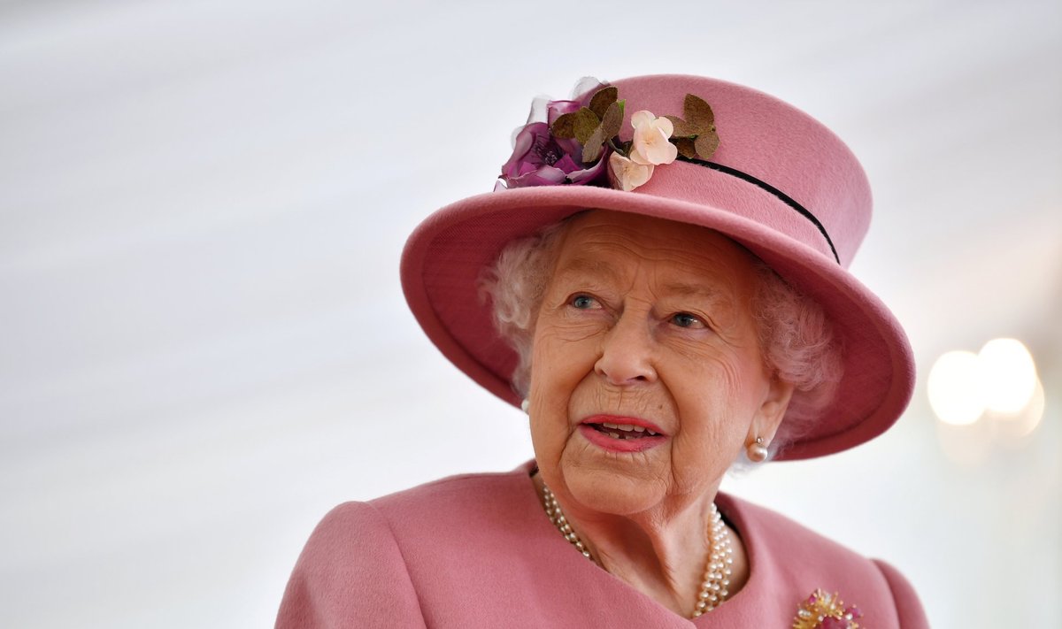 FILE PHOTO: Britain's Queen Elizabeth visits Dstl near Salisbury