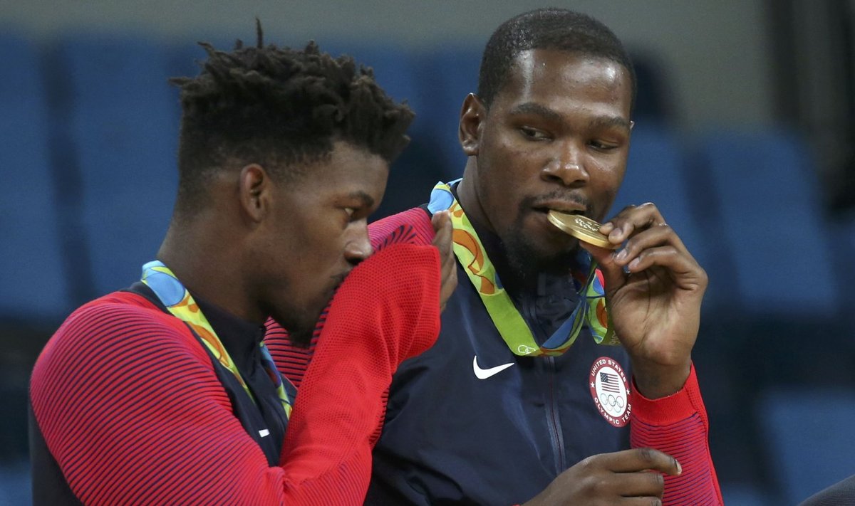 USA koondislased Jimmy Butler ja Kevin Durant 2016. aasta Rio olümpial.