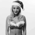 KUUM KLIPP: Superseksikas päkapikupreili Rita Ora võrgutab kõigil maailma jõuluvanadel habemed krussi