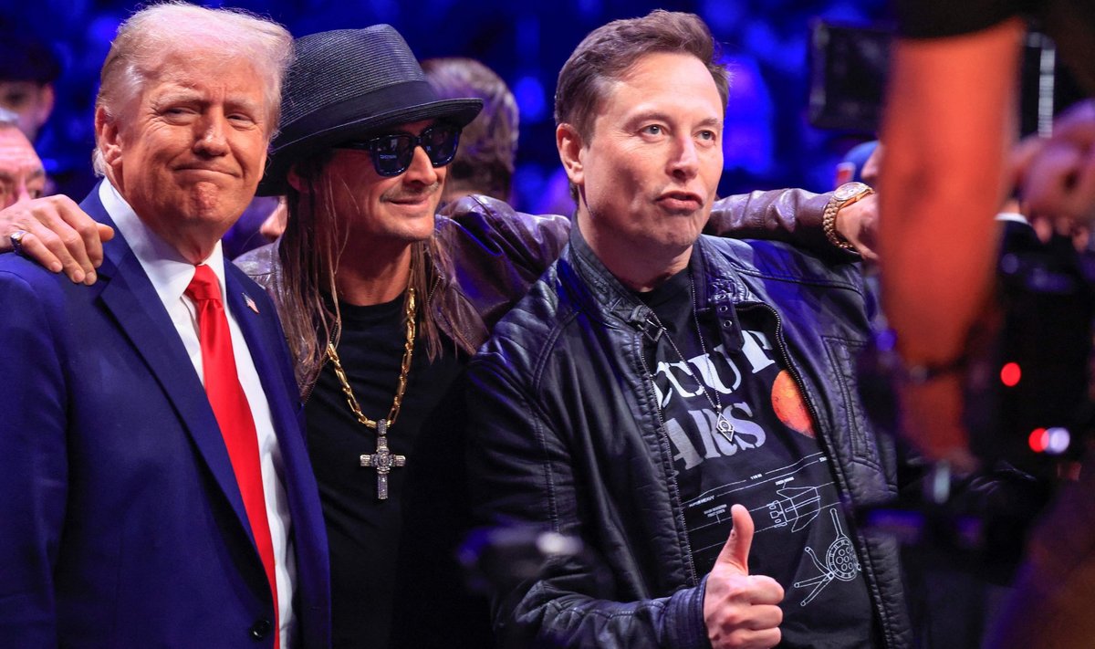 Donald Trump (vasakult), muusik Kid Rock ja Elon Musk nädalavahetusel UFC võistlusel