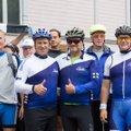ФОТО: Ратас и Сипиля приняли участие в велозаезде в честь ЭР100 в Хельсинки