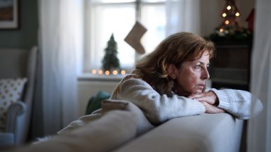 Psühholoog annab nõu, kuidas jõuluperioodil üksildustundega toime tulla