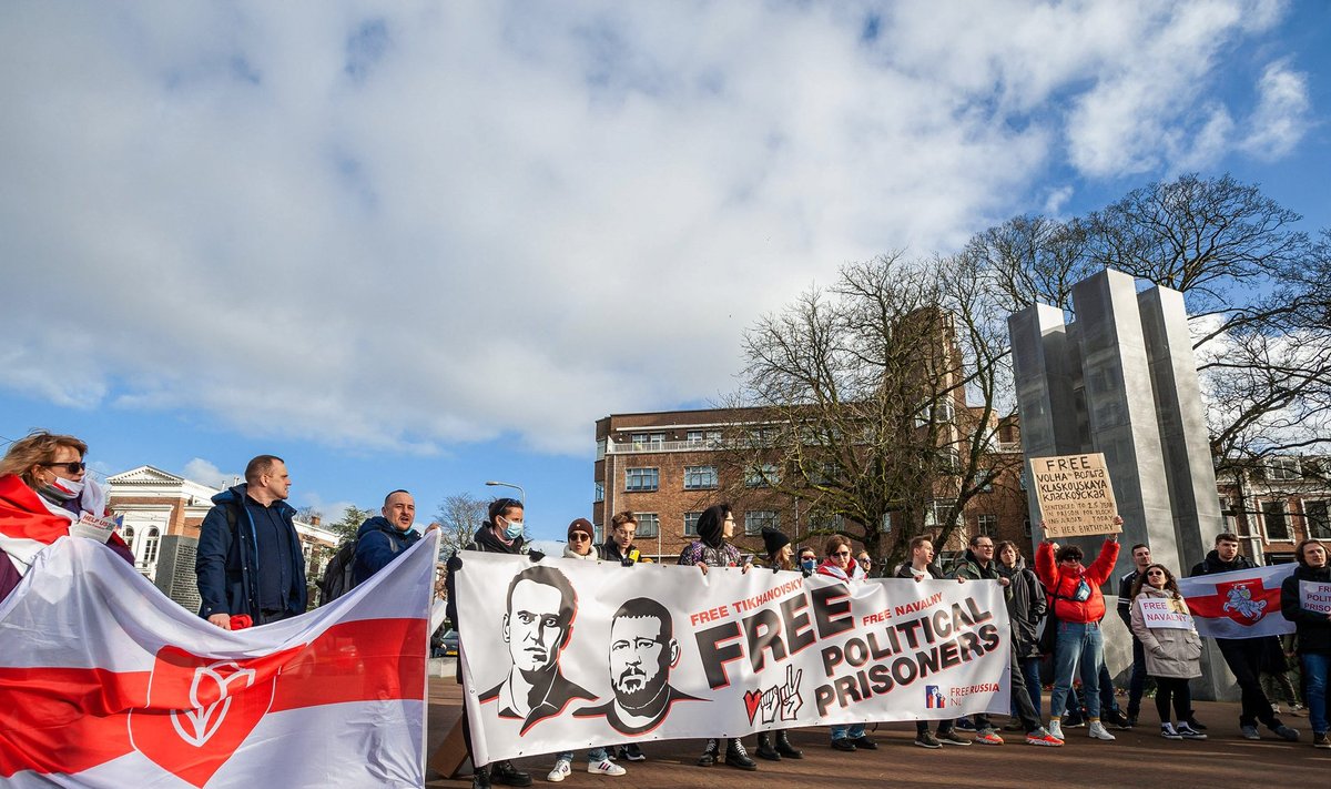 Eile Haagis toimunud meeleavaldus vastavalt Venemaa ja Valgevene poliitvangide Aleksei Navalnõi ja Sergei Tihhanovski toetuseks
