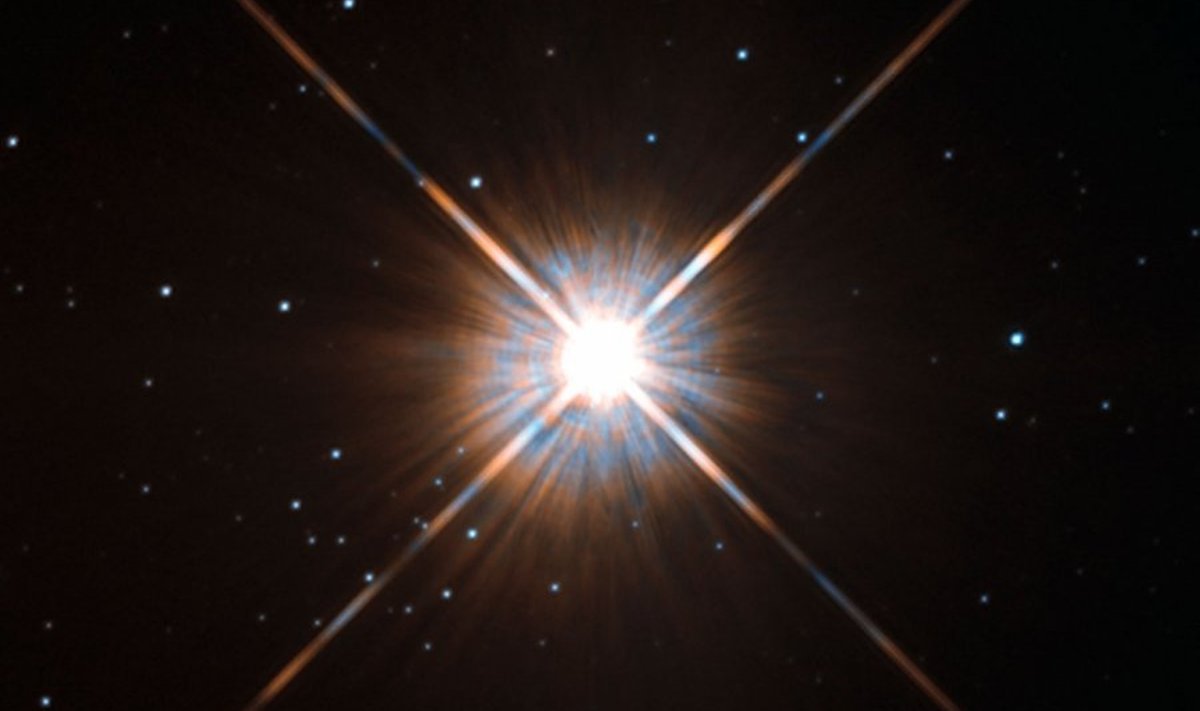 Maale lähim täht Proxima Centauri. Palja silmaga seda ei näe. Foto: ESA/Hubble & NASA