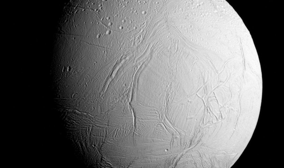 Enceladus on üks tõenäolisemaid kohti Päikesesüsteemis, kus võib leiduda maavälist elu.