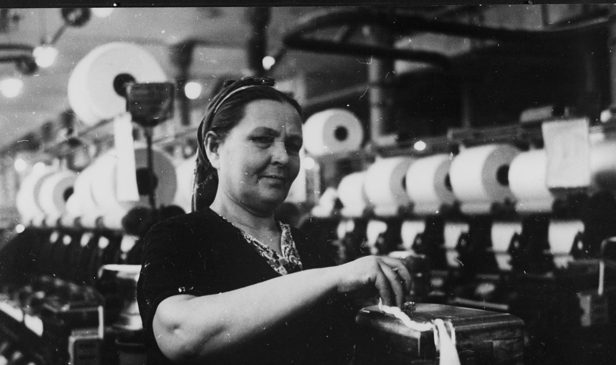 TUNNISTAJA: Antonina Kess töötas pärast sõda Kreenholmi manufaktuuris meistrina. Foto aastast 1957.