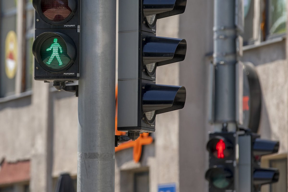 Päev liikluses: Tartus jalakäija alla ajanud autojuht lahkus sündmuskohalt