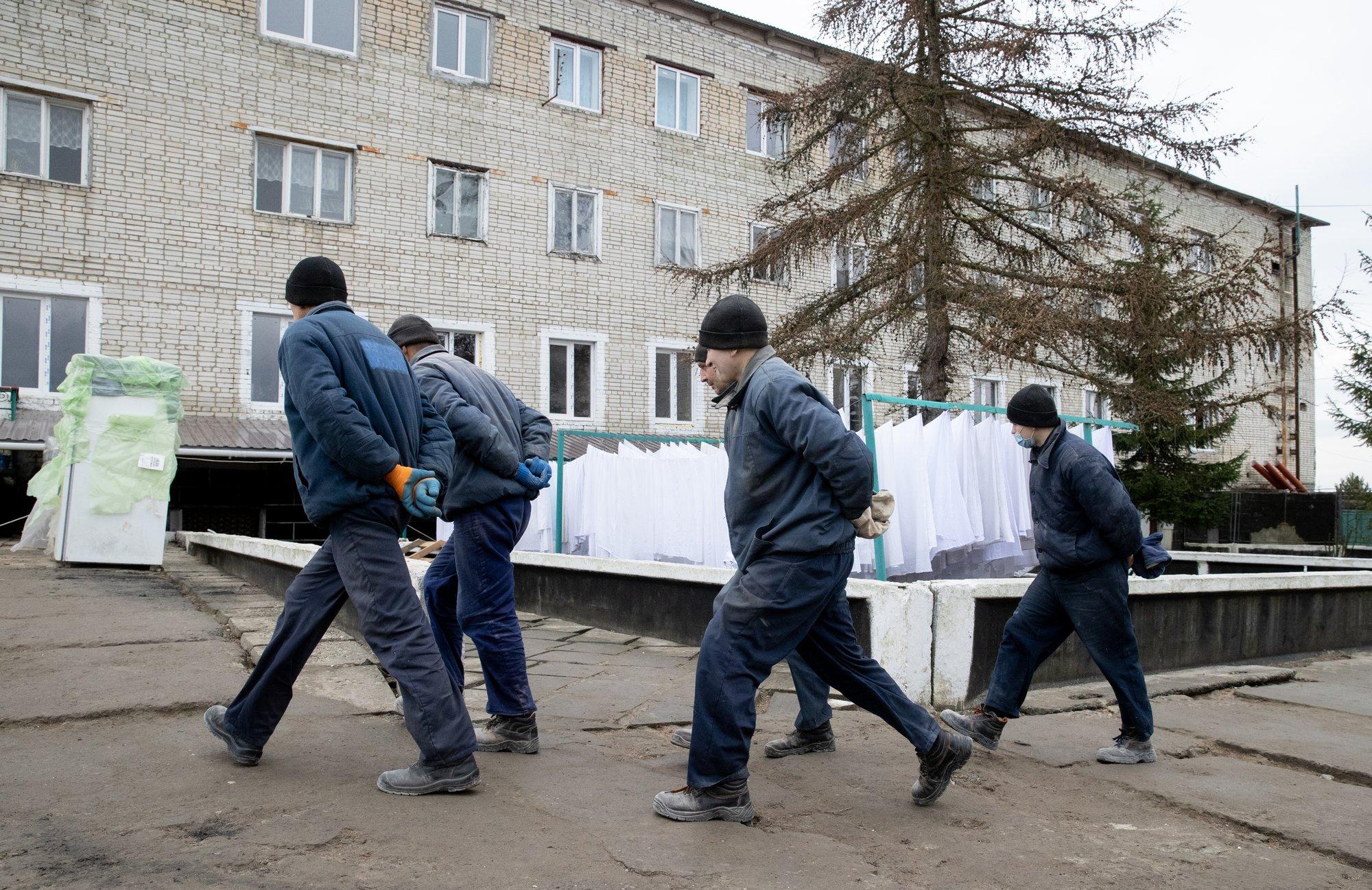 Delfi в Украине, ФОТО | Репортаж из лагеря российских военнопленных: в  тепле, под защитой, с хорошей медициной и питанием - Delfi RUS