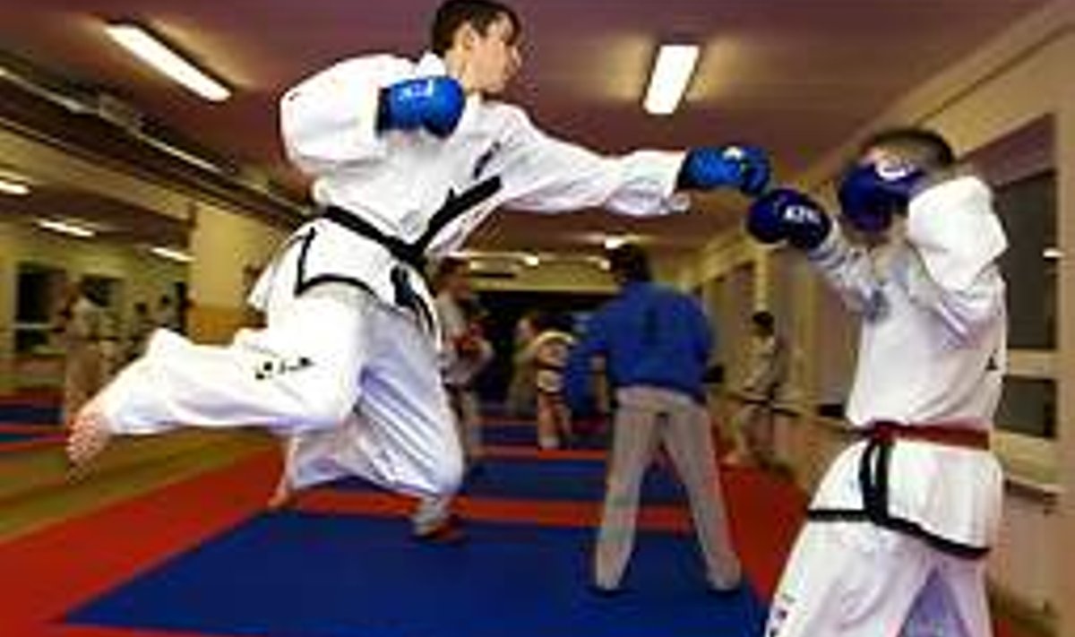 LENNUKALT: Noor taekwondomees Eduard Svarval tundis viimasel MMi eelsel treeningul just sellist lendu ja minekut, et medalivõit suurvõistlusel võiks olla täiesti mõeldav. VALLO KRUUSER