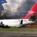 VIDEO: Peruus süttis maandumisrajalt välja sõitnud reisilennuk, kõik reisijad pääsesid
