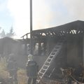 FOTOD: Lilleoru teel põles mahajäetud elumaja