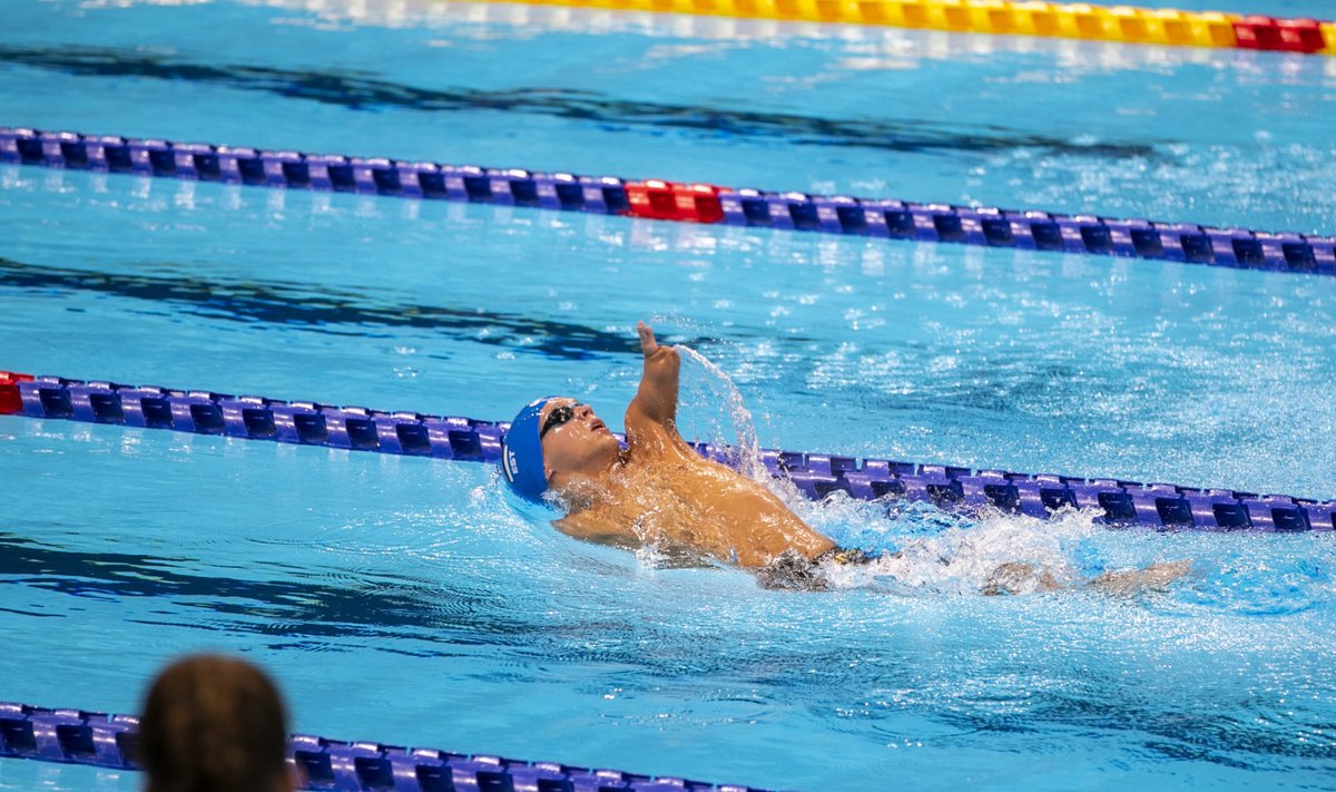 Matz Topkin Tokyo paraolümpiamängudel finaalis ujumas.