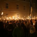 ФОТО И ВИДЕО | Сторонники EKRE отмечают столетие Тартуского мира факельным шествием