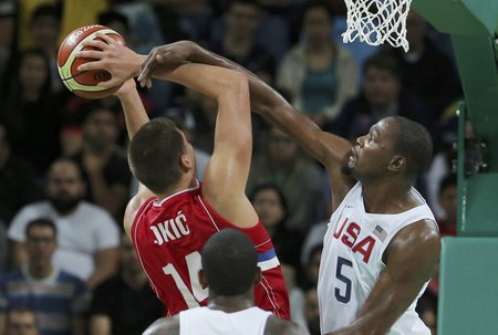 Kevin Durant mängus Serbiaga