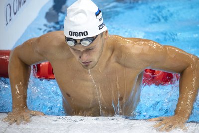 Kregor Zirk oma elu esimesel olümpial viimast korda veest välja tulemas.