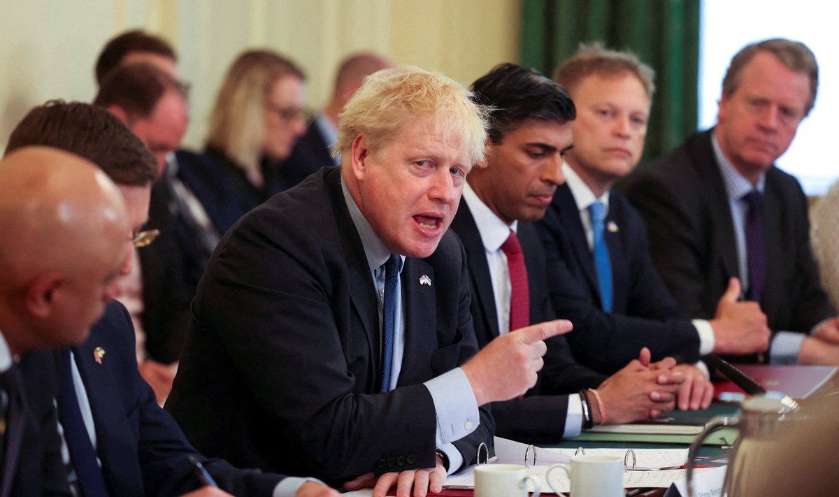 Tänasel istungil ütles Johnson ministritele, et aeg on skandaalid minevikku jätta.