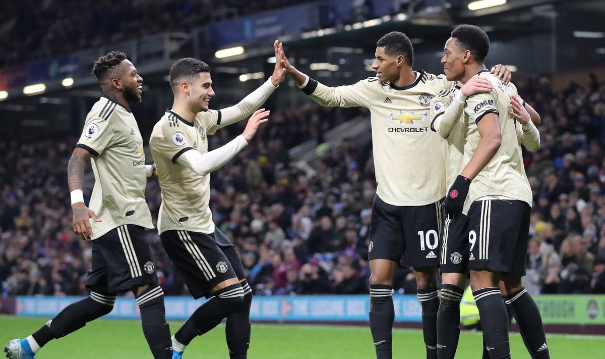 Burnley v Manchester United, ManU Premier League Anthony Martial of Manchester United celebrates with his team mates af