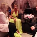 VIDEO | Eda-Liis Kann ja Haldo Oravas saabusid Kanal 2 peole koos pisitütrega: tal on kleit kaasas!
