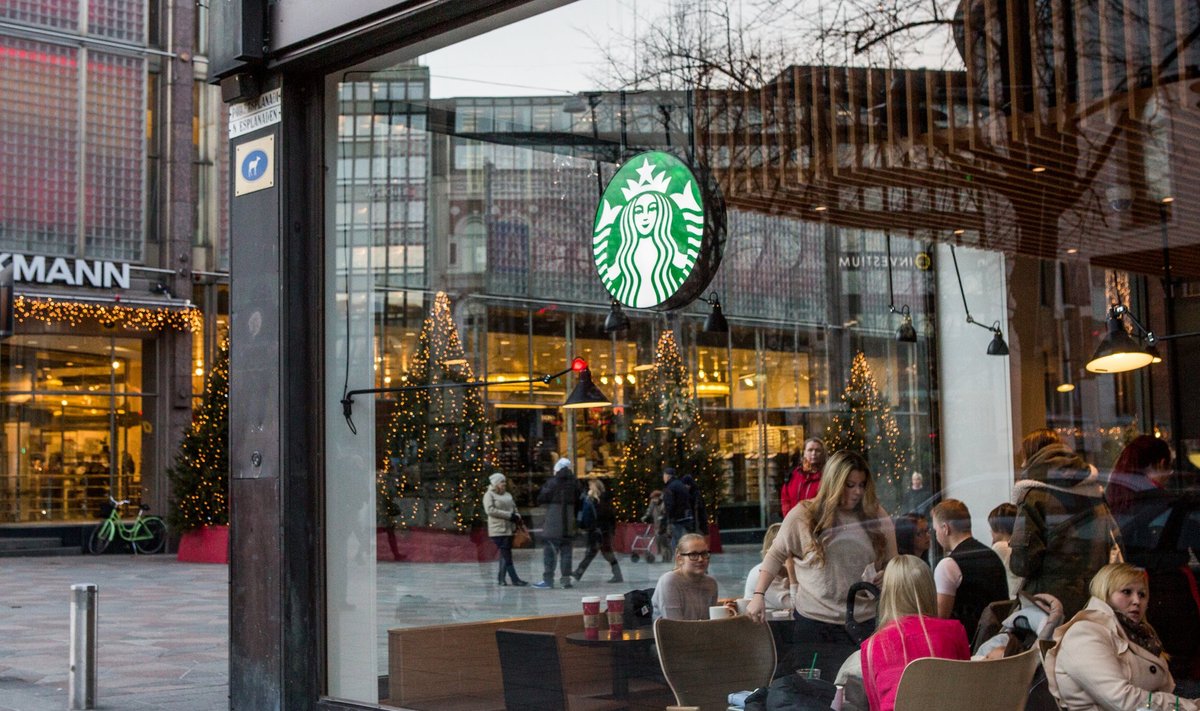 Starbucksi kohvik Helsingis. Foto on illustratiivne,