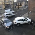 ФОТО: На злополучном таллиннском перекрестке снова столкнулись два авто