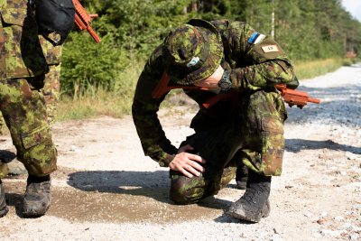 Paus kiirrännakul. Sellel kandidaadil on raske. Kilomeeter hiljem jätab ta teekonna pooleli.