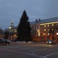 ФОТО | В Нарве установили главную городскую елку