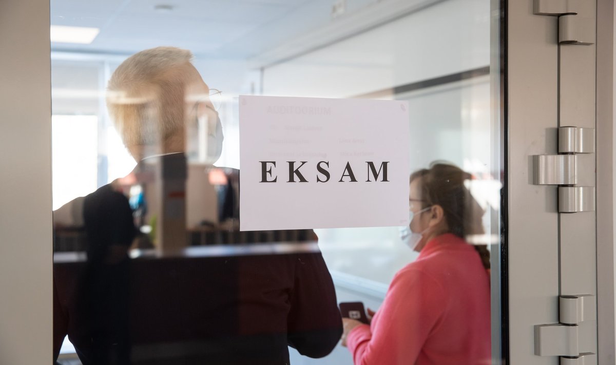 Läbikukutud eksamite süüdlast on keeruline leida.