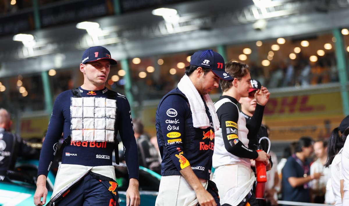 Max Verstappen (vasakul) ja Sergio Perez.