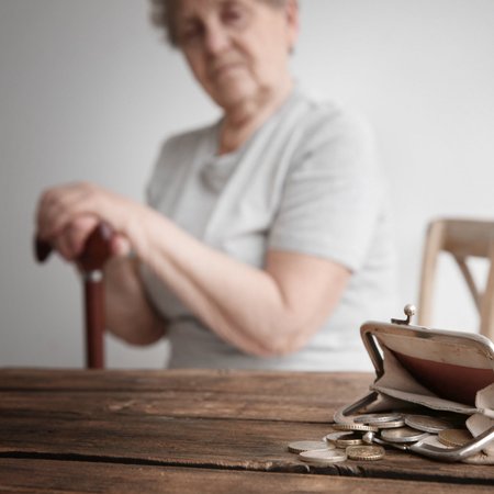Seadusemuudatuse vili: osa inimesi jääb üksi elava pensionäri toetusest ilma
